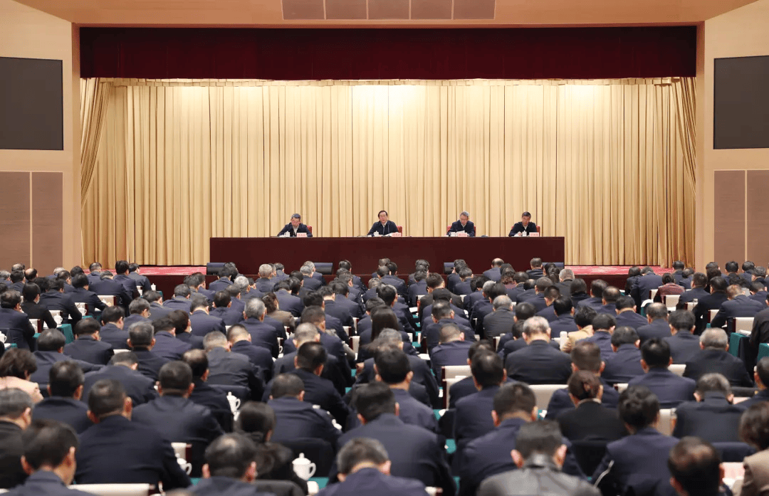 湖北省委决定：将今年作为“干部素质提升年”